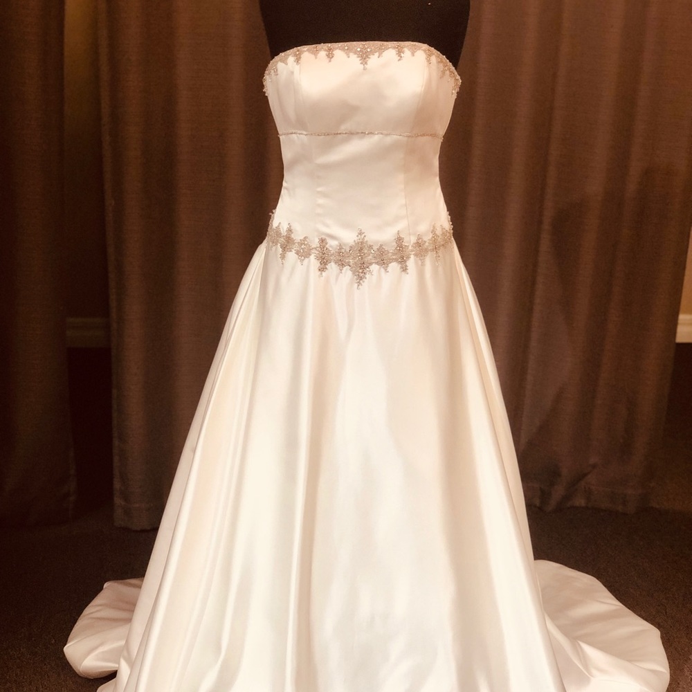 Bridal Gown, white gown, diamond, sparkles